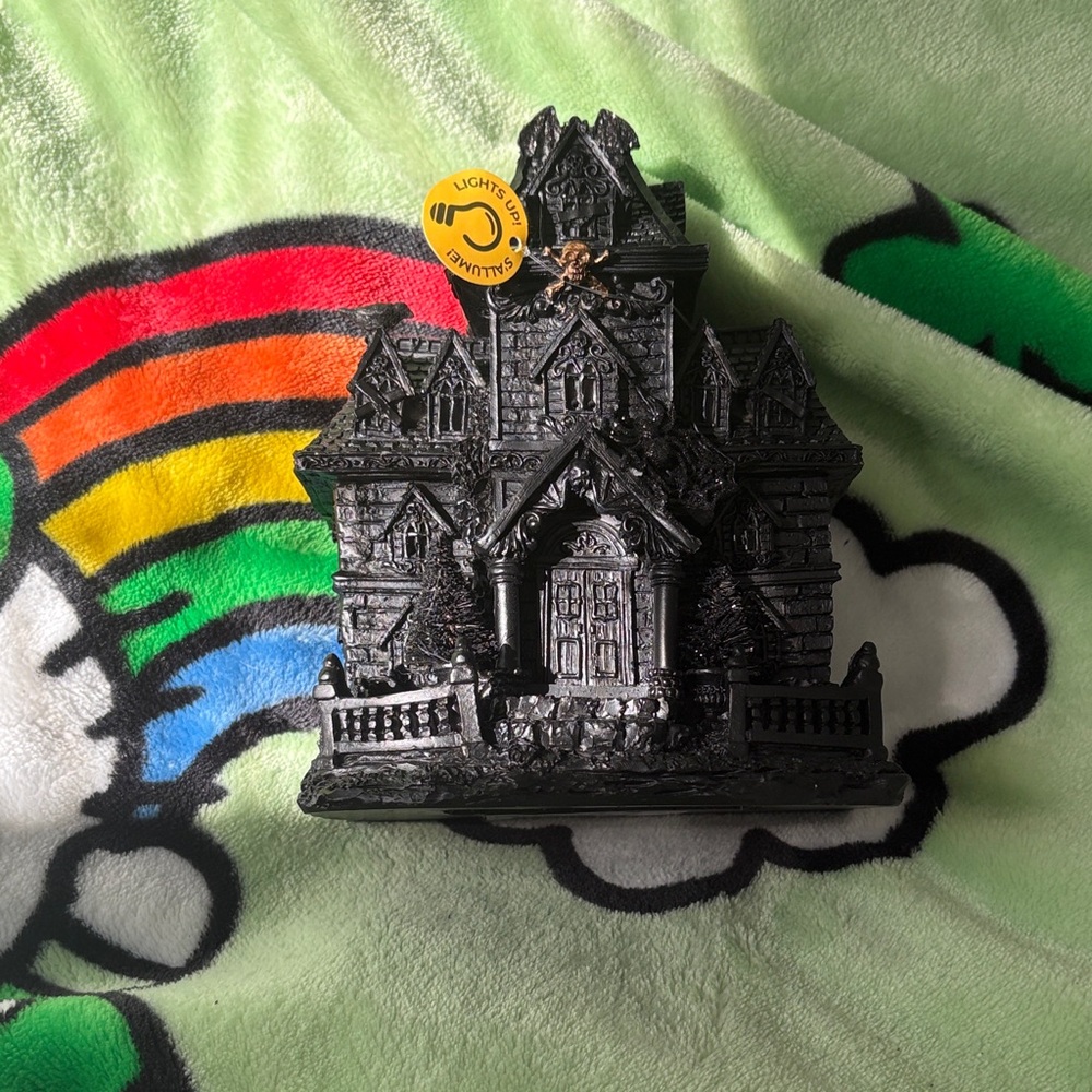 Black Haunted House decor 🏚️🏮 (lights up!!) - Picture 2 of 14